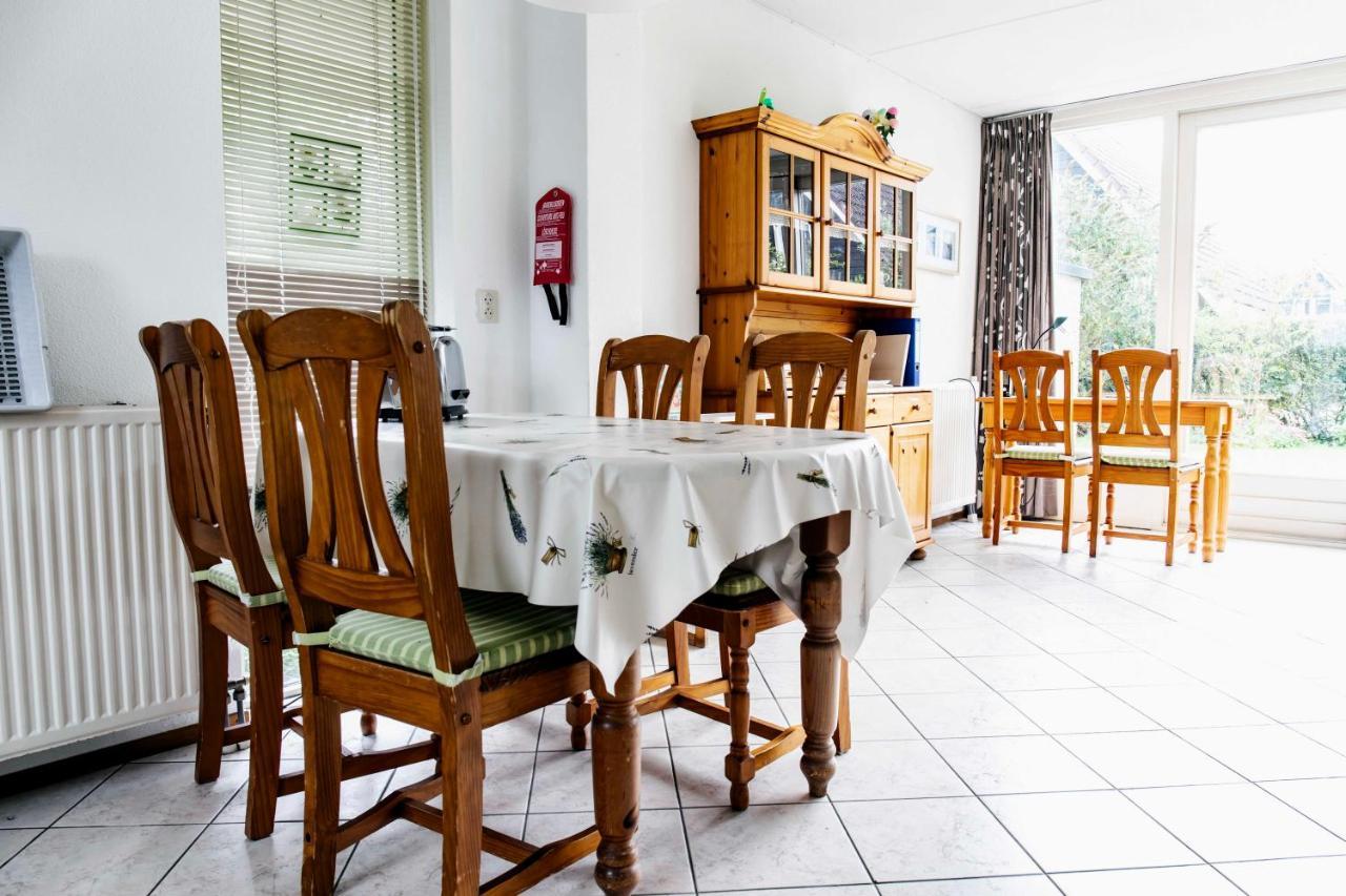 Bungalow 40 Op Recreatiepark De Wielen سينت مارتن المظهر الخارجي الصورة