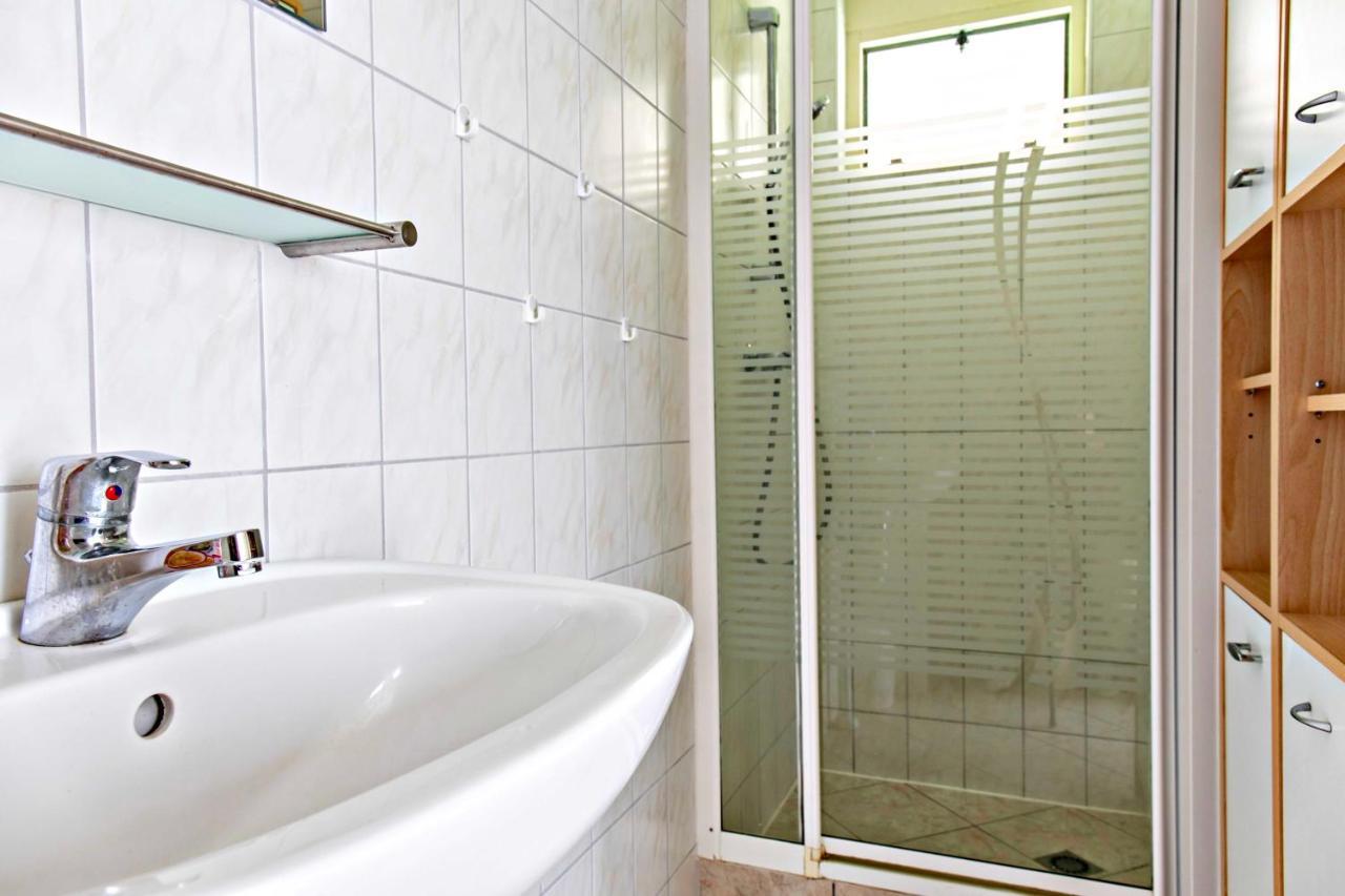 Bungalow 40 Op Recreatiepark De Wielen سينت مارتن المظهر الخارجي الصورة