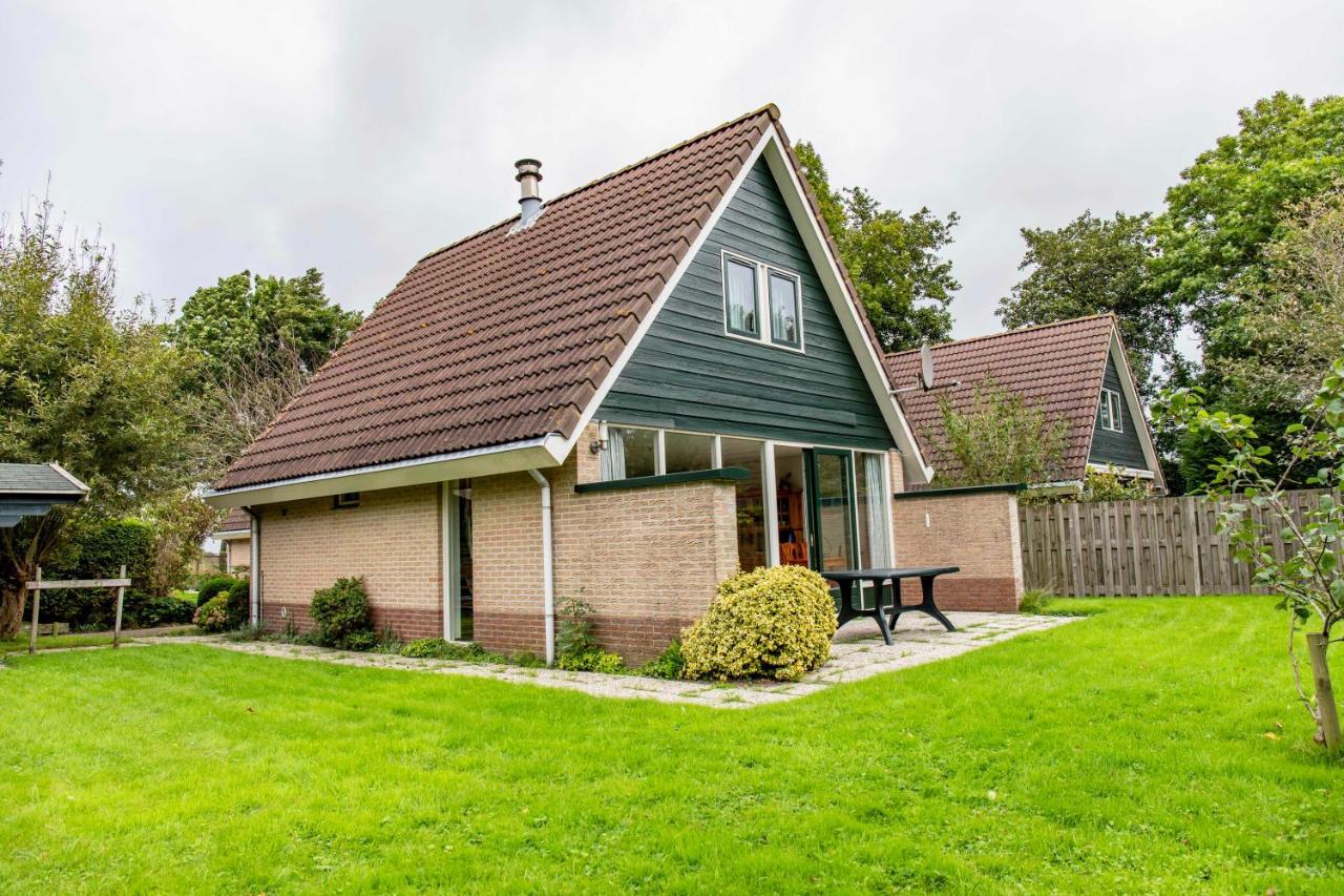 Bungalow 40 Op Recreatiepark De Wielen سينت مارتن المظهر الخارجي الصورة