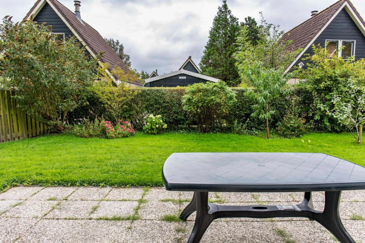 Bungalow 40 Op Recreatiepark De Wielen سينت مارتن المظهر الخارجي الصورة
